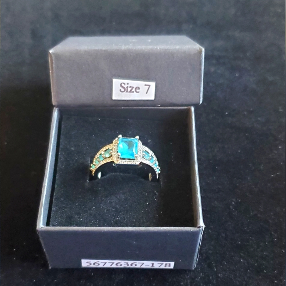 New .925 Sterling Silver   2.5 Ct. Emerald Cut Turquoise Ring